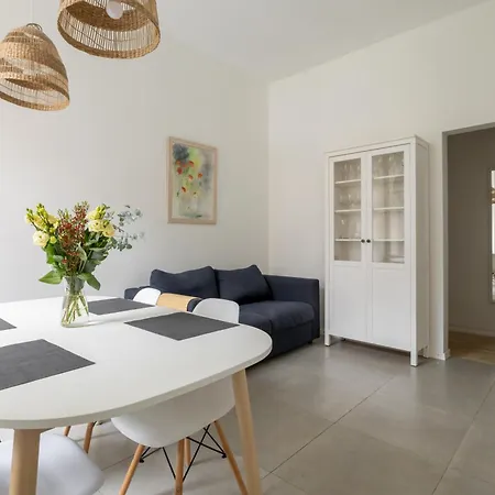 Apartment Cozy & Chic & Quiet - Embassy Area - Free Parking