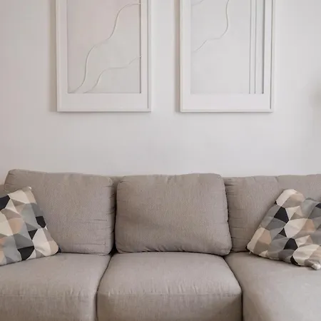 Cozy & Chic & Quiet - Embassy Area - Free Parking Appartement Riga