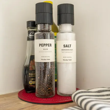 Apartamento Cozy & Chic & Quiet - Embassy Area - Free Parking *