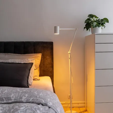 Cozy & Chic & Quiet - Embassy Area - Free Parking Riga