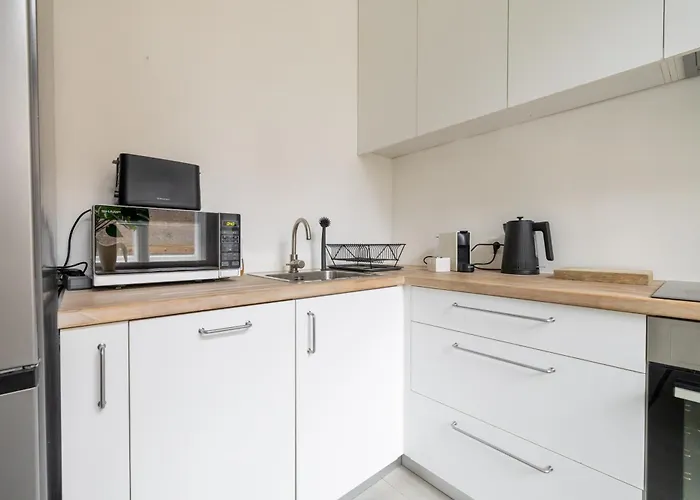 Cozy & Chic & Quiet - Embassy Area - Free Parking * Riga