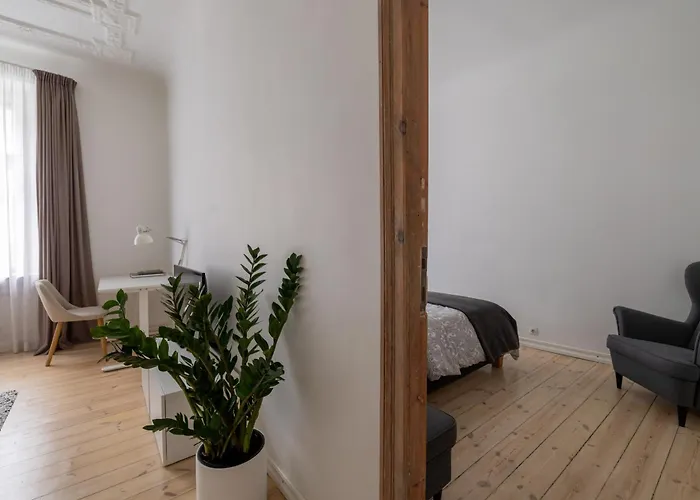 Cozy & Chic & Quiet - Embassy Area - Free Parking *